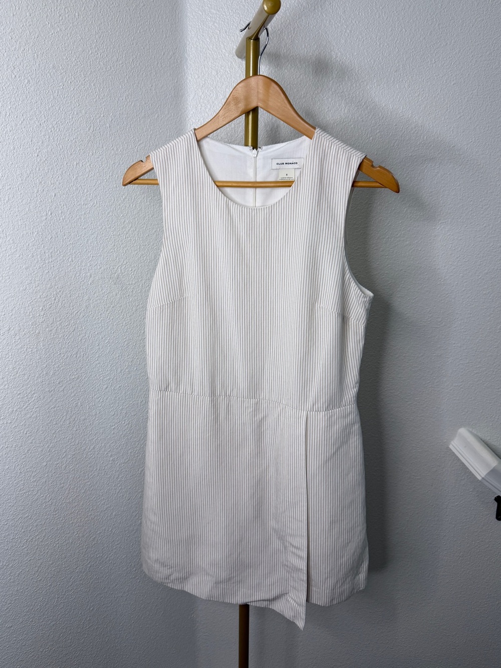 Club Monaco Pinstripe Wrap Romper Linen Lyocell Sleeveless White Cream Size 6